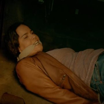 Alice Braga cleave gagged in bondage