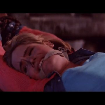 Jennifer Jason Leigh gagged in bondage 2