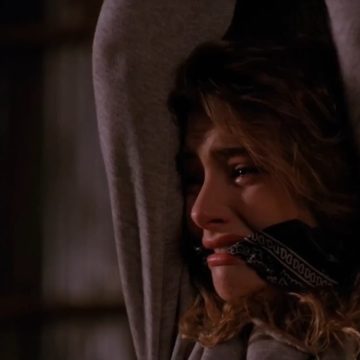 Mädchen Amick Cleave Gagged In Bondage